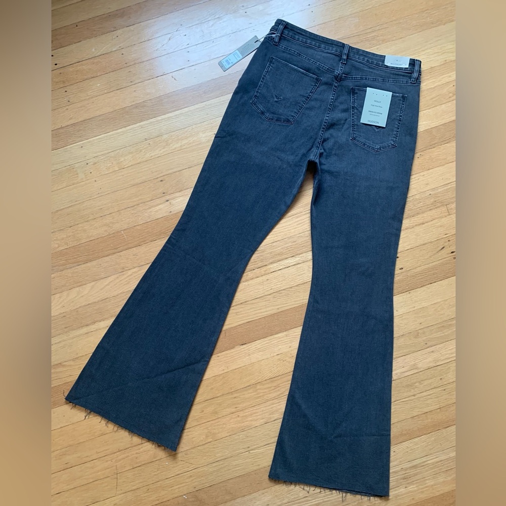 NWT HUDSON HOLLY HI-RISE FLARED WASHED BLACK RAW HEM SOFT STRETCH JEANS SIZE 33 - Picture 4 of 16